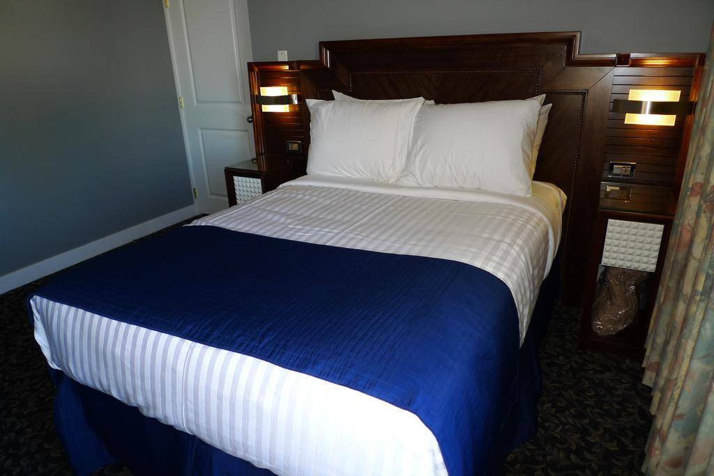 The Deluxe Hotel バンクーバー 部屋 写真